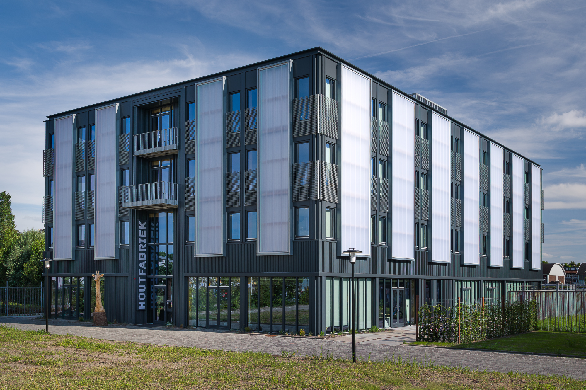 HoutFabriek Utrecht: Markante Fassade verbindet Nachhaltigkeit und Design